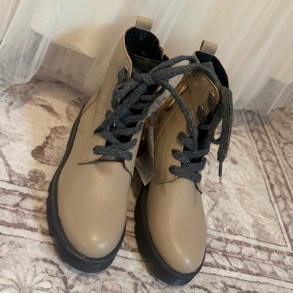 NWT Gioseppo Kids Ellmau Tan Lace-up Mid Leather Boots Size 2 (US)